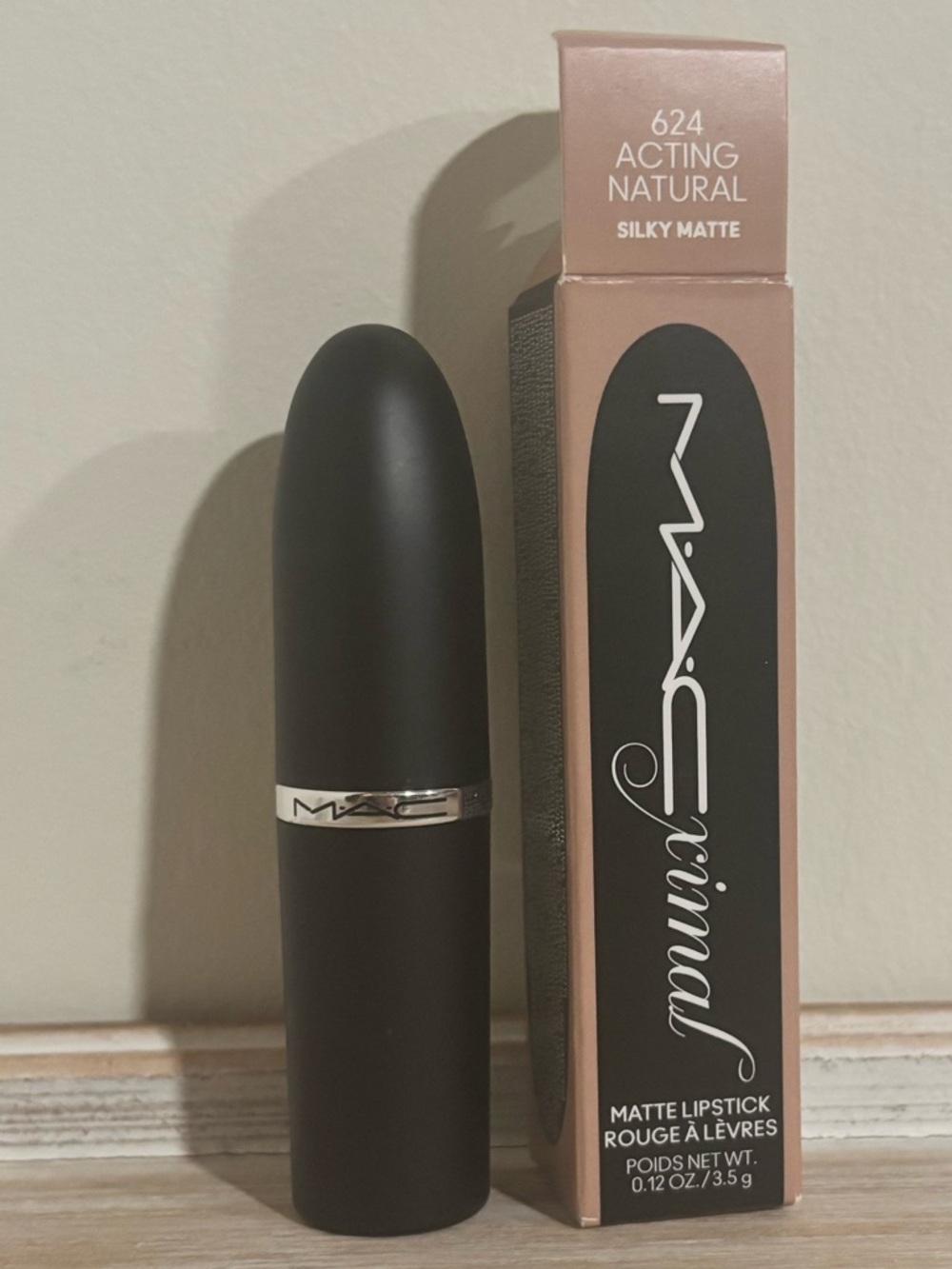 🆕 NIB MAC Matte Lipstick - 624 Acting Natural (Silky Matte)